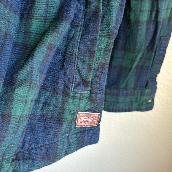 L.L. Bean 100% cotton plaid zip up jacket with hood - Picture 4 of 5